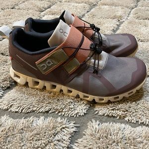 Great used condition on cloud stylish tennis shoes.